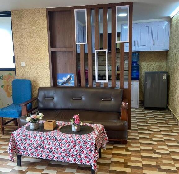 سوئیت 2 خوابه, Laling