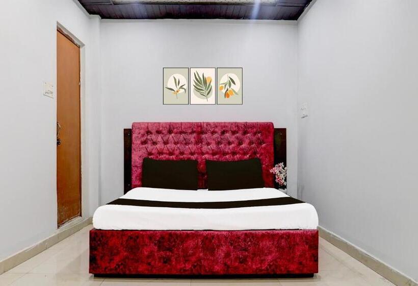 Номер Стандарт Трехместный, Oyo Hotel Dharma Stay