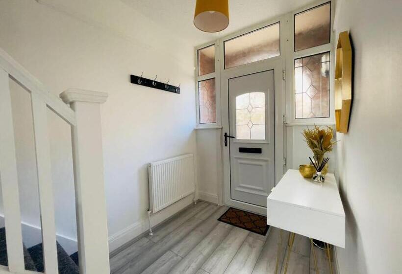 חדר דלוקס, Sariyu Space Luton