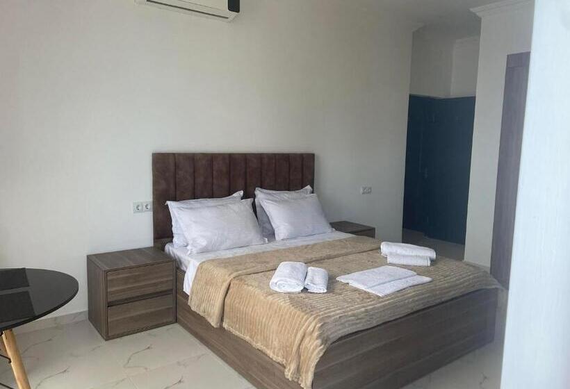 اتاق استاندارد با بالکن و چشم‌انداز دریا, Mzıurı House