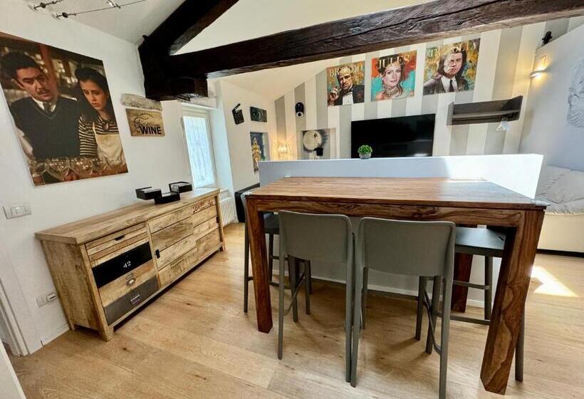 1 Bedroom Penthouse Apartment, Movie Loft Art   Piccolo Attico Immerso Nell Arte Con Parcheggio Privato