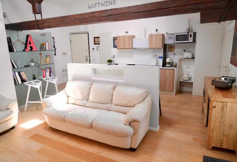 1 Bedroom Penthouse Apartment, Movie Loft Art   Piccolo Attico Immerso Nell Arte Con Parcheggio Privato