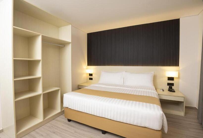 Номер Deluxe с Балконом, Hamersons Hotel Cdo