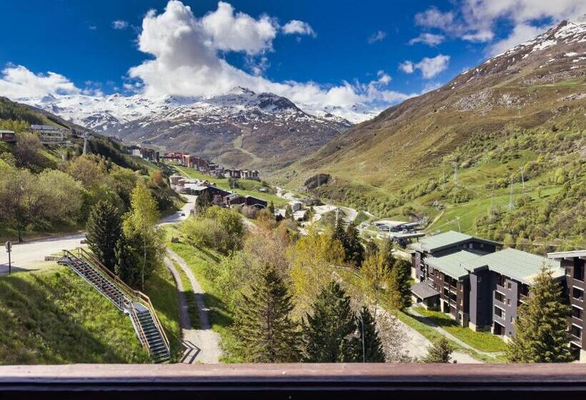 سوئیت جونیور با چشم‌انداز کوهستان, Alpeen