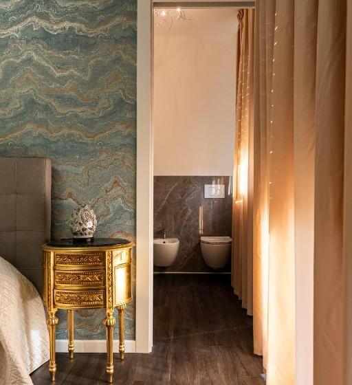 اتاق لوکس, Amy Rooms