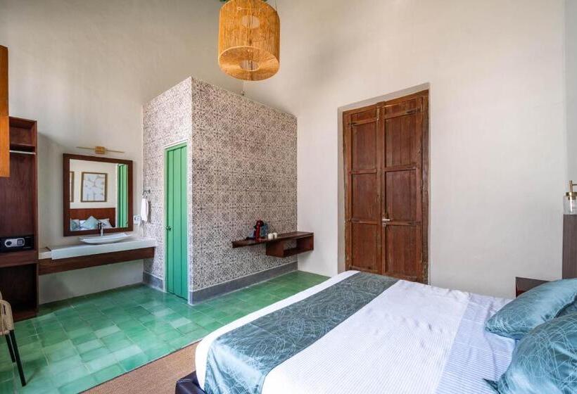 سوییت, Boutique Santa Elena