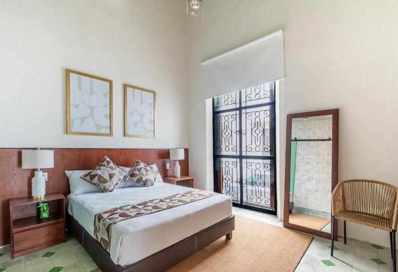 سوییت, Boutique Santa Elena