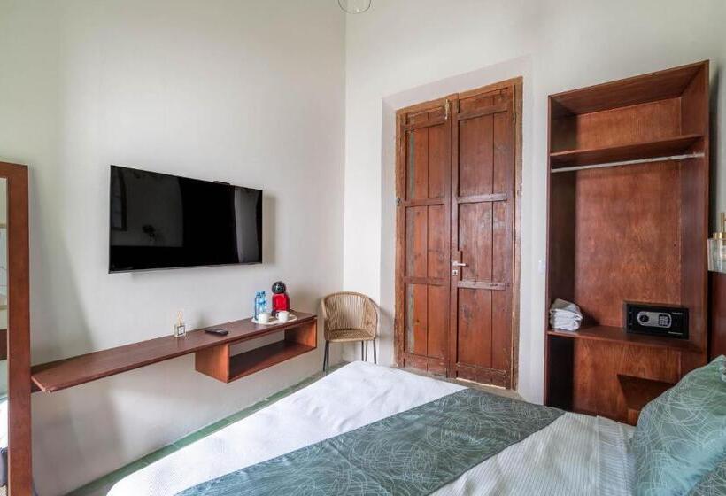 سوییت, Boutique Santa Elena