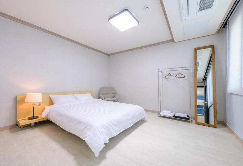 Номер Стандарт, Jeju Aewol Hongsland Pension