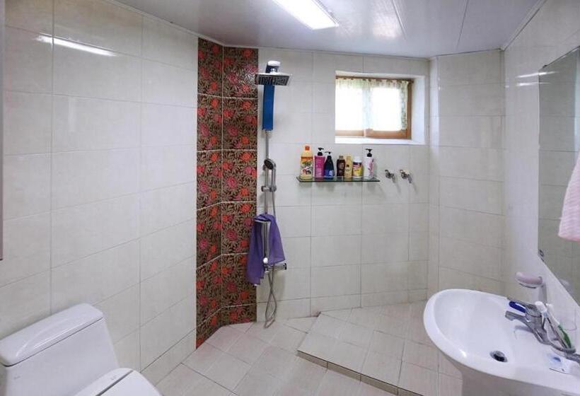Семейный Номер, Yeongduk Blue Beach Pension