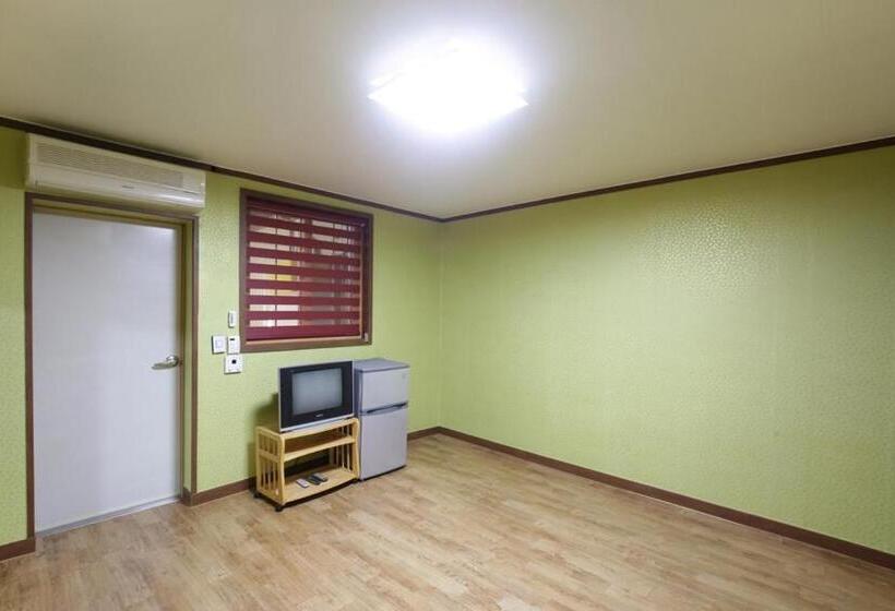 Семейный Номер, Yeongduk Blue Beach Pension