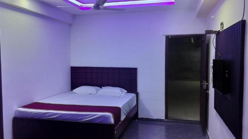 Номер Deluxe Кровать Кинг, Riya Residency