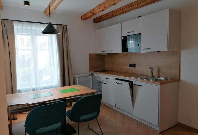 スタンダード４人部屋, Zum Lenz