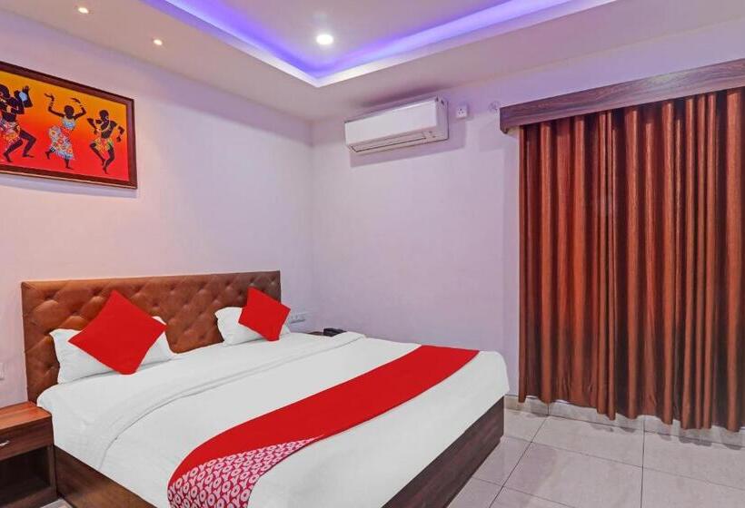 חדר קלאסי לשלושה, O Satya Shiv Inn