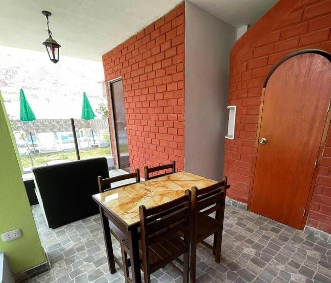 شقة غرفة واحدة مطلة على حمام السباحة, Hostal Sol De Chosica