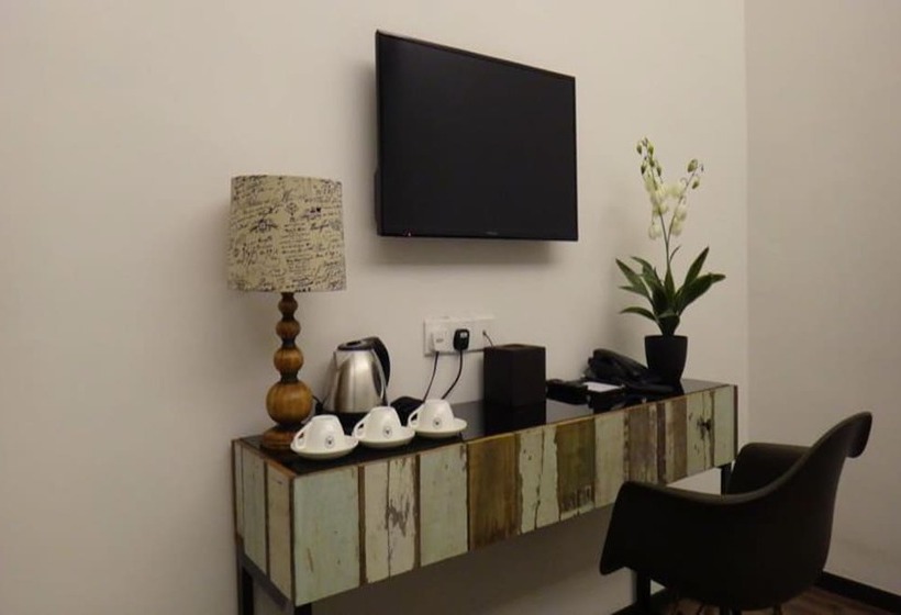 اتاق پریمیوم سه تخته, Merton Hotel Ipoh