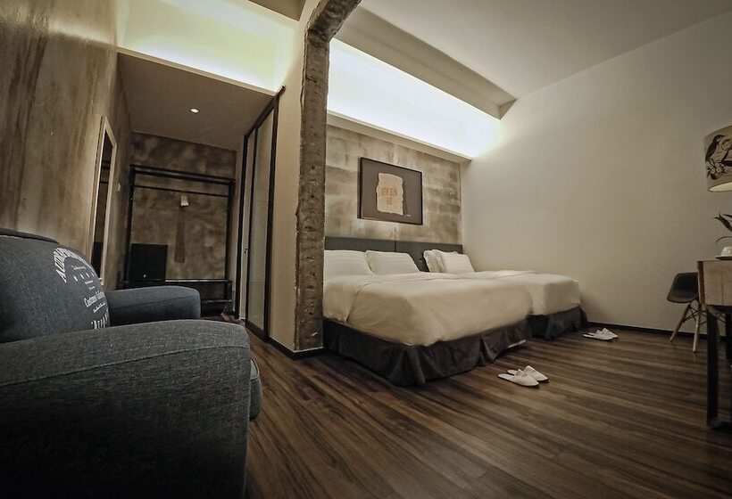 اتاق پریمیوم سه تخته, Merton Hotel Ipoh