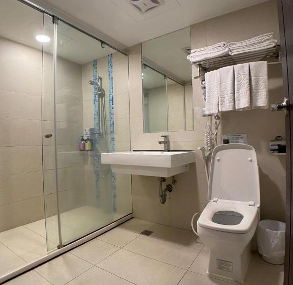 اتاق استاندارد چهار تخته, Bonjour