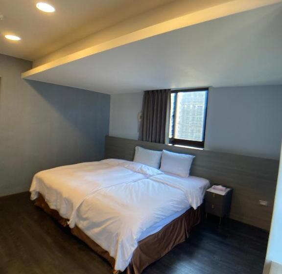 اتاق لوکس, Bonjour