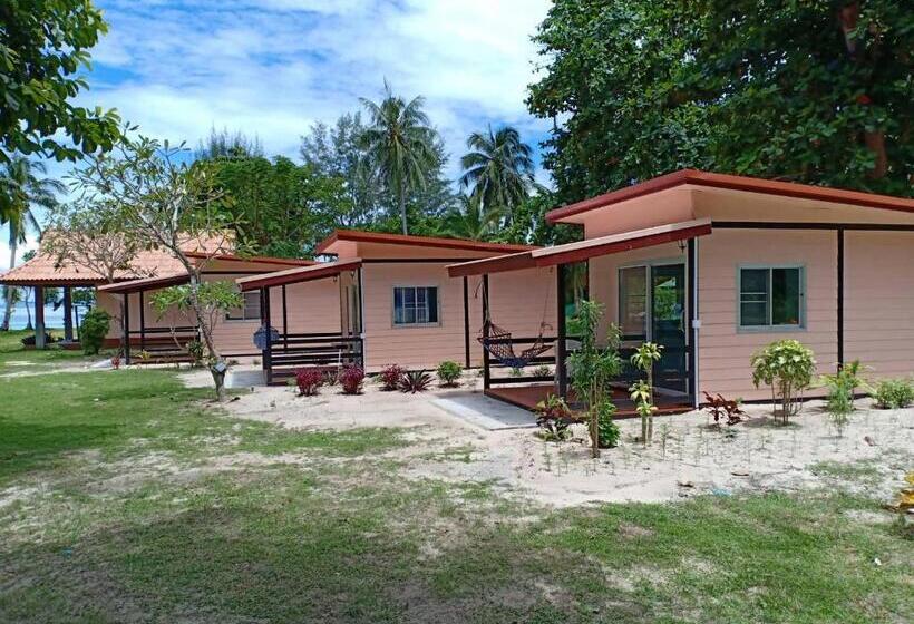 Standard bungalow with terrace, Koh Ngai Kaimuk Thong Resort