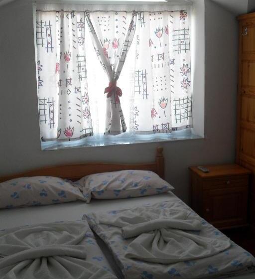 Семейный Номер, Family Hotel Sinemoretz