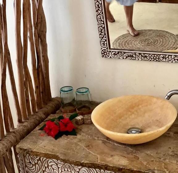 디럭스 트리플 룸, Marafiki Bungalows