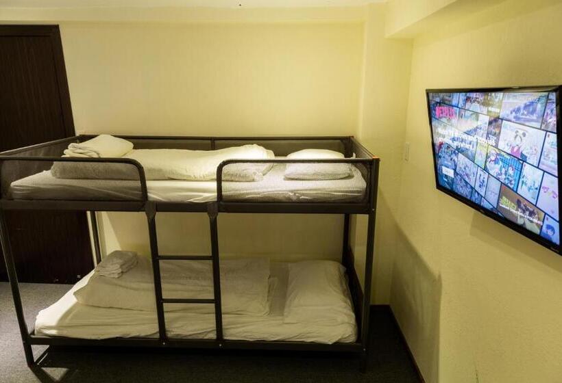 Economy Quadruple Room, Powder Temple