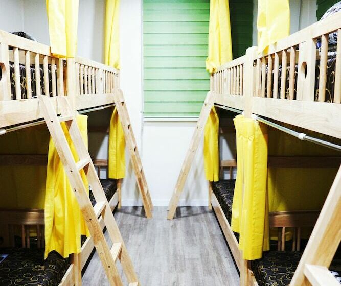تختخواب در اتاق مشترک, Onna Guesthouse   Hostel