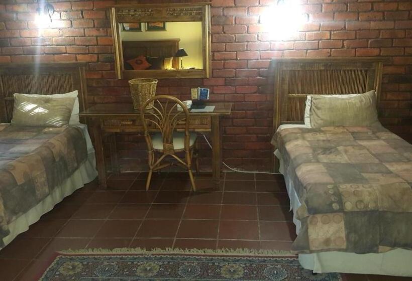 اتاق خانوادگی, Albatross B&b
