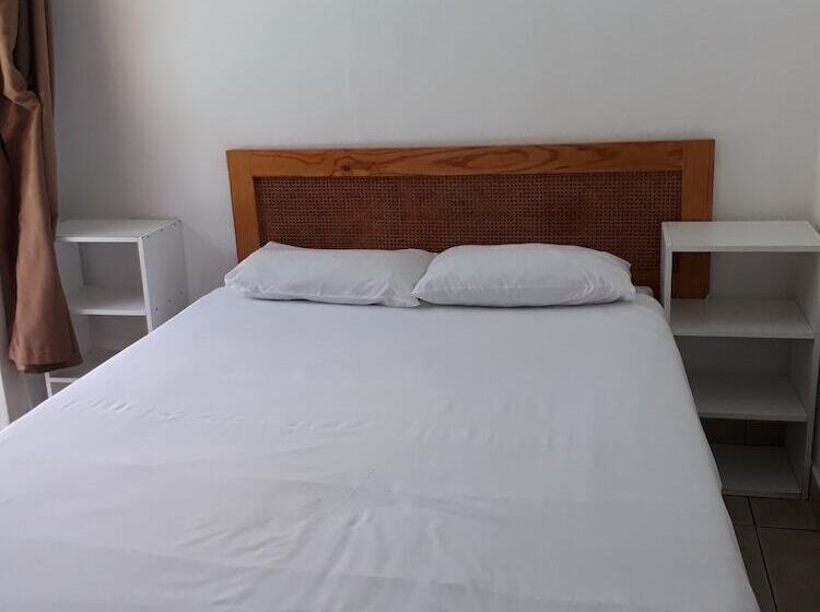 Номер Стандарт Совместная Ванная, Accoustix Backpackers Hostel