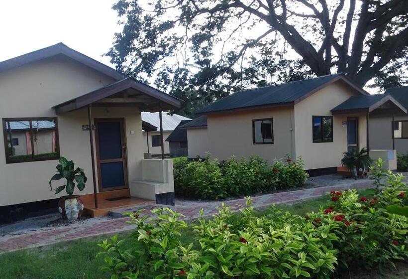 اتاق استاندارد سه نفره, Mgulani Lodge