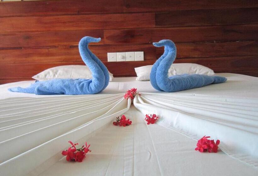 غرفة ديلوكس مطلّة علي البحر مزوَّدة بشُرفة, Janus Paradise Rest