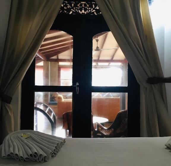غرفة أساسية, Janus Paradise Rest