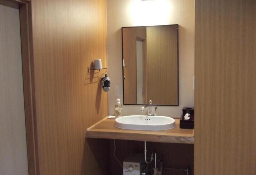 Quarto Familiar Deluxe, Shinseikan