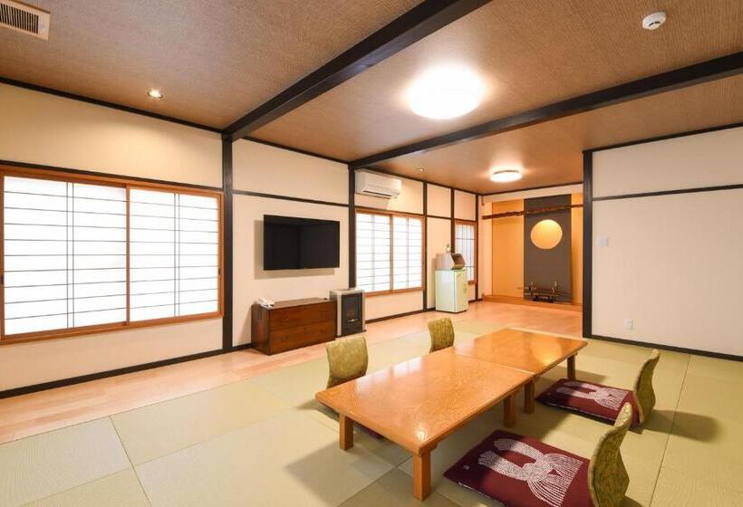 Quarto Familiar Deluxe, Shinseikan