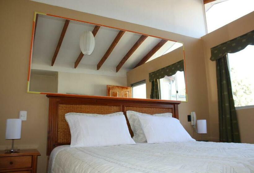 اتاق استاندارد با تخت بزرگ, Tikay Suite