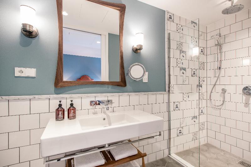 1 Bedroom Executive Apartment, The July   Twenty Eight