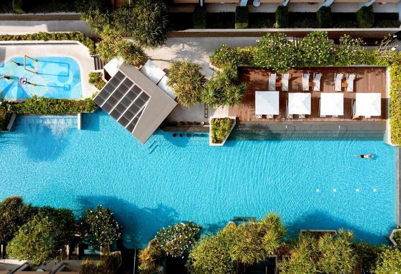 Номер Стандарт с Балконом, Renaissance Pattaya Resort & Spa