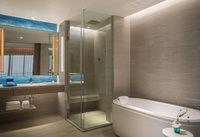 Family Suite, Renaissance Pattaya Resort & Spa