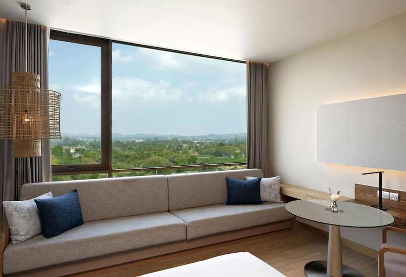 Номер Стандарт, Renaissance Pattaya Resort & Spa