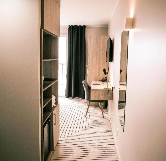 수피리어 트리플 룸, Best Western Plus  Antibes Riviera