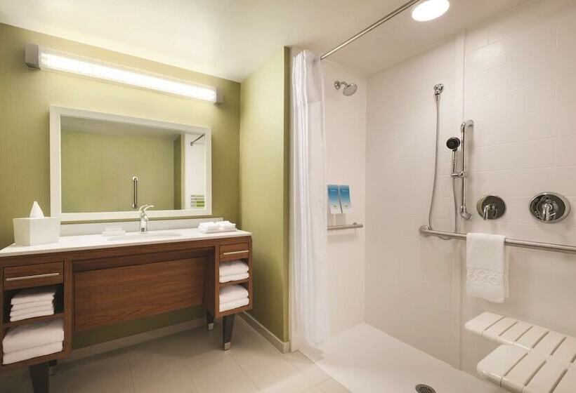 Люкс, Home2 Suites Iowa City Coralville