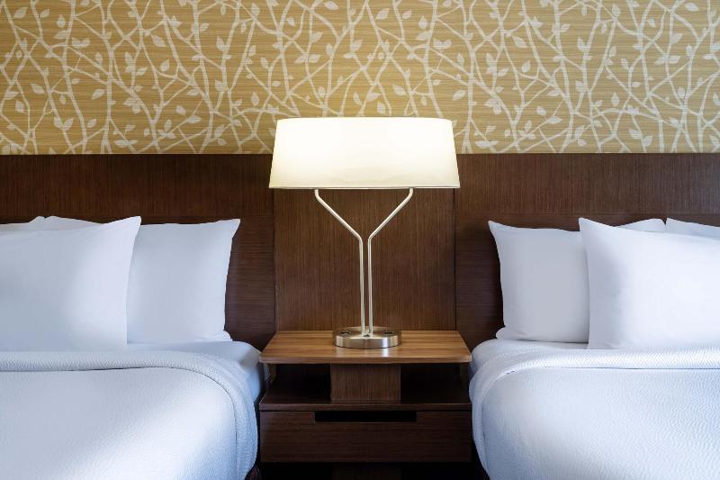 Номер Стандарт Вид на Озеро, Fairfield Inn & Suites By Marriott Detroit Lakes