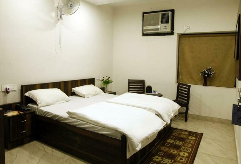اتاق لوکس, Shagun Residency