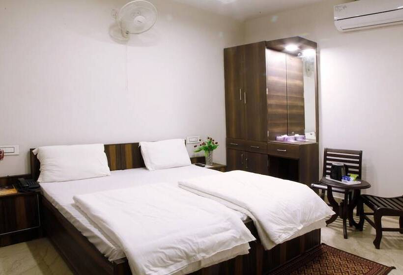 اتاق لوکس, Shagun Residency