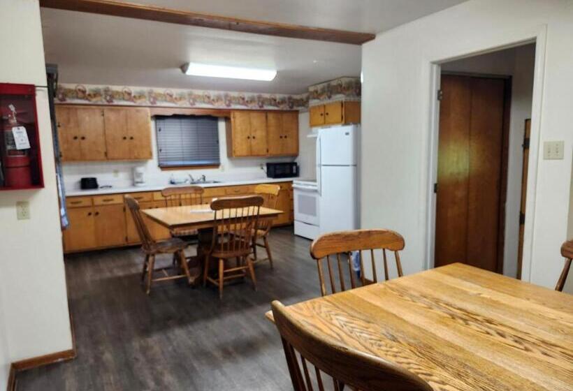 Номер Стандарт Трехместный, Montauk Lodge