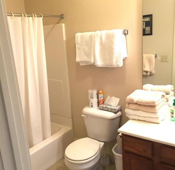 Люкс Мастер, Hermann Crown Suites