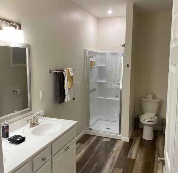 Номер Стандарт Трехместный, Hermann Crown Suites