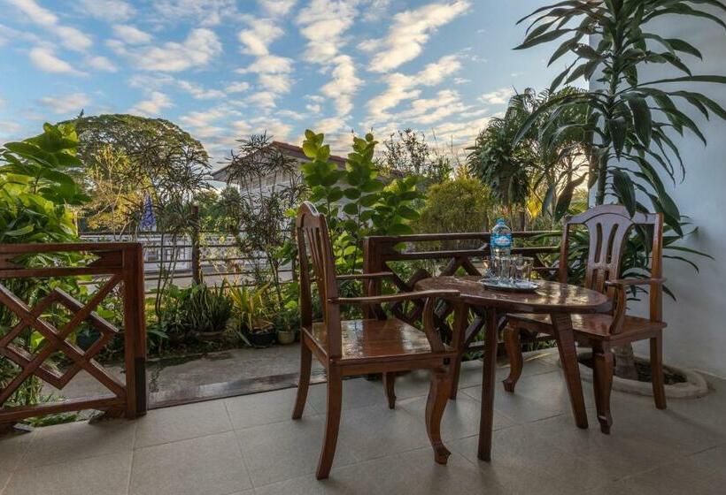 اتاق استاندارد با بالکن, Baba Guesthouse
