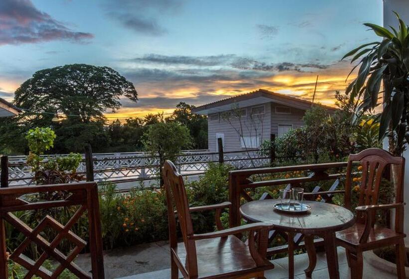 اتاق استاندارد با بالکن, Baba Guesthouse